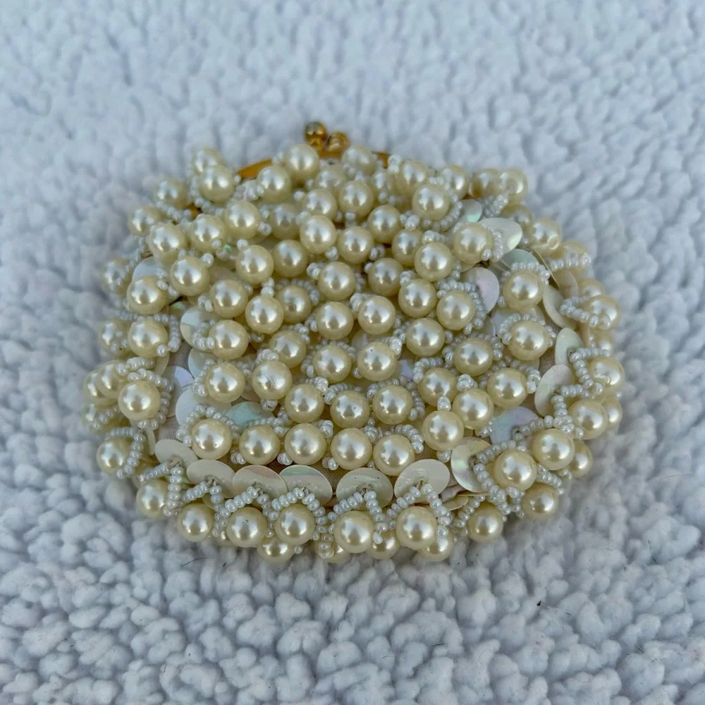 Vintage Delill Pearl-Embellished Gold Change Coin Purse Sequins